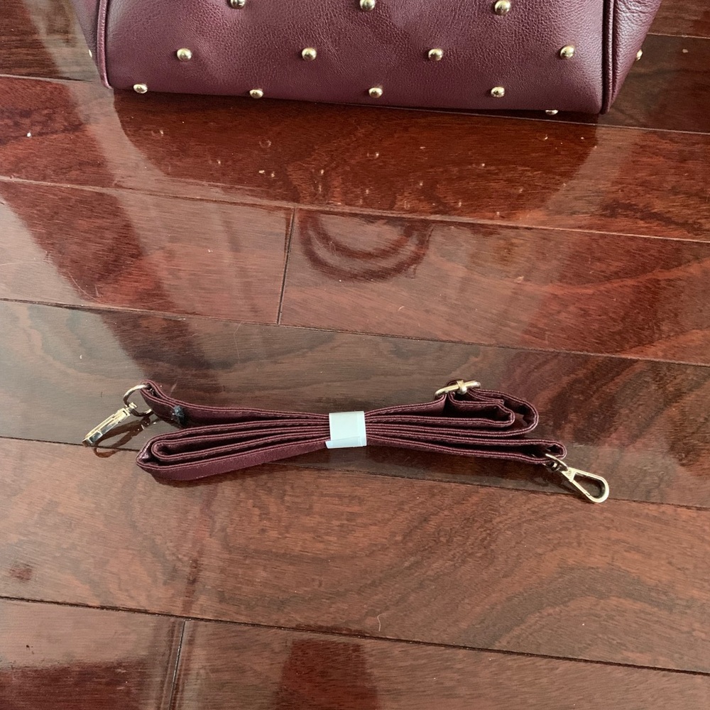 maroon tote bag with gold studs - Picture 3 of 4